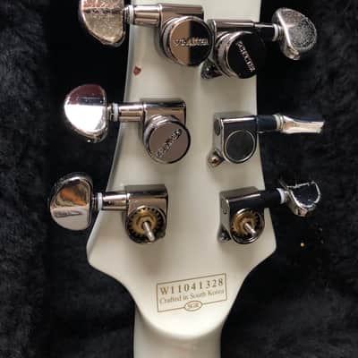 Schecter Diamond Series (Hellraiser) 2012 White image 5