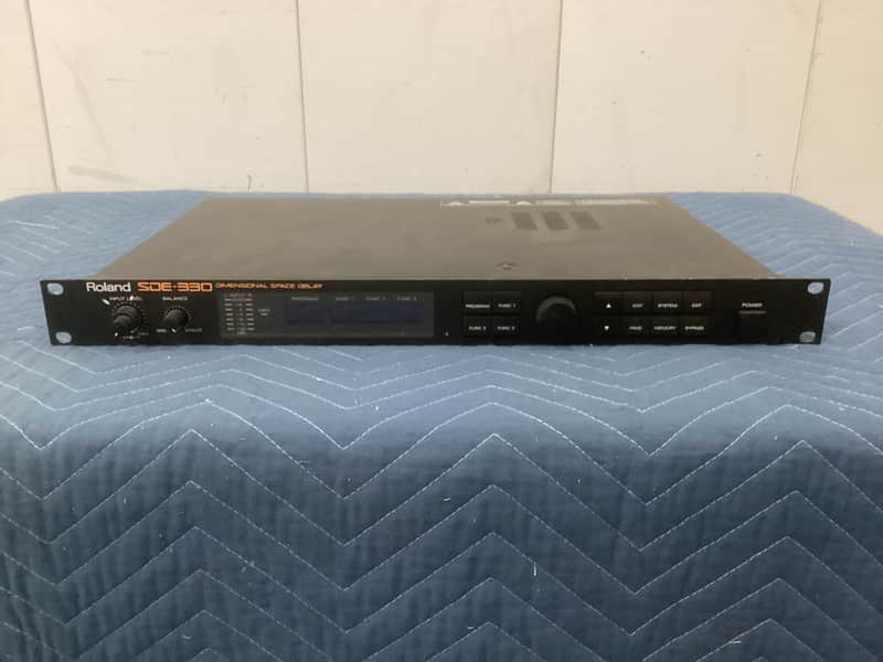 Roland SDE-330 Dimensional Space Delay 1993 - 1998 - Black image 1