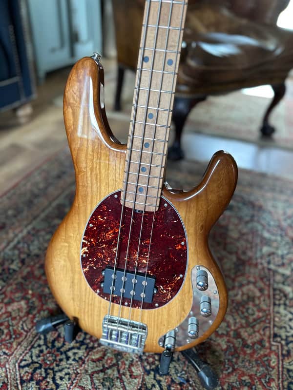 Ernie Ball Music Man StingRay Special 4 H with Roasted Maple Fretboard