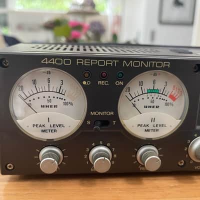 Uher Report Monitor 4400 - Portable Reel to Reel Tape - 3 Head Stereo Tape Machine - Microphone image 2