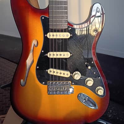 Fender Suona Stratocaster Thinline 2023 - Present Violin Burst image 2