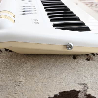 Korg 707 White ***Ultra Rare*** image 7