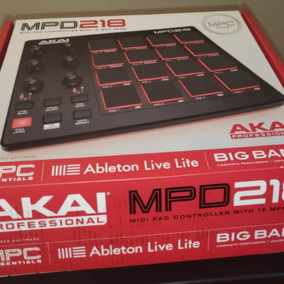 Akai MPD218 2015 - Present - Black image 5
