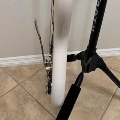 Epiphone Crestwood Custom Tremotone 2020 - Present - Polaris White image 10