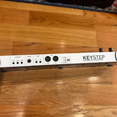 Arturia KeyStep 32-Key MIDI Controller 2017 - 2025 - White image 2
