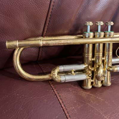 York National Bb trumpet (1955) SN 197094 (Model 105) image 6