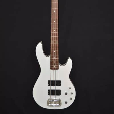 G&L Tribute Series M-2000 Bass Gloss White w/ Rosewood Fretboard