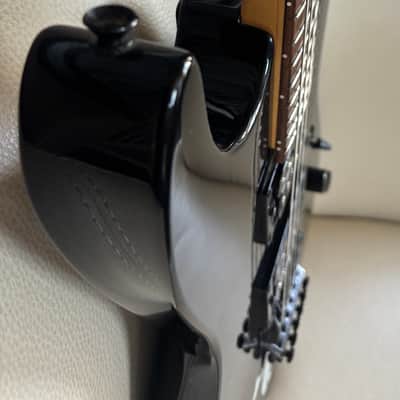 Squier Showmaster HH Skull & Crossbones 2003 - 2004 - Black Metallic / Skull & Crossbones image 11