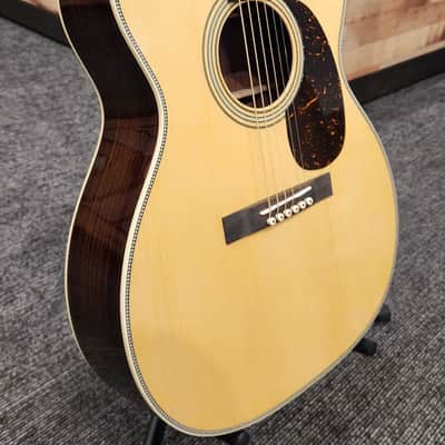 Martin Custom Shop 000-C24 Firehouse Guitars Exclusive Grand Auditorium Acoustic Guitar, Solid Spruce Top, Aged Tone Natural image 3