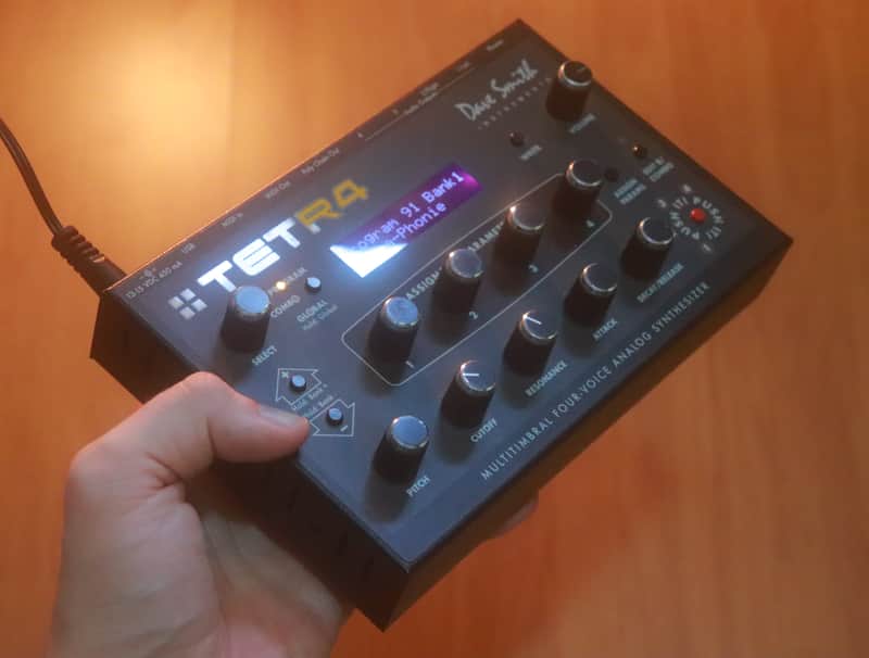 DSI TETR4(Tetra) 4ボイス ポリフォニック アナログシンセ 美品 数量限定価格!! DSI TETR4(Tetra) 4ボイス ポリフォニック アナログ
