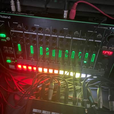 Roland AIRA TR-8 Rhythm Performer Drum Machine 2014 - Present - Black