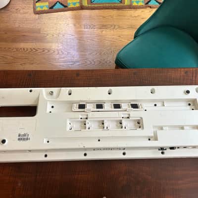 Roland AX-09 Lucina 37-Key Keytar Synthesizer Pearl White image 8