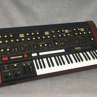 Yamaha CS-40M ✅ Dual-VCO Monophonic Powerhouse ✅RARE Vintage from 70s Analog Synth ✅ Classic 70s Sound ✅ Cleaned & Fully Checked ✅ Worldwide Shipping