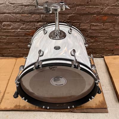 Gretsch Catalina Club Jazz 4-Piece Drum Kit White Satin Flame 18/12/14 + Snare – Floor Model image 20