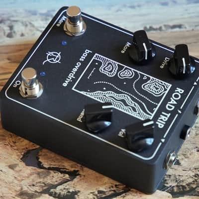 Road Trip bass overdrive + booster with clean blend image 3
