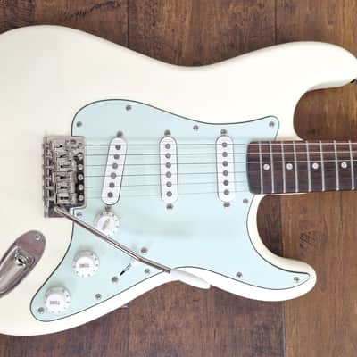 Squier FSR Classic Vibe 60`s Strat with Fender Tweed Gig bag. image 2
