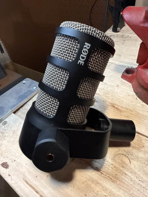 RODE PodMic Cardioid Dynamic Podcasting Microphone 2019 - Present - Black image 1