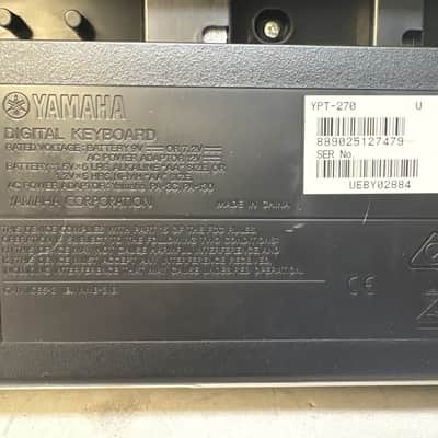 Yamaha YPT270 61-Key Portable Keyboard With Power Adapter image 4