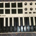 Akai MPK Mini MkII 25-Key MIDI Controller w/Gator Case/Midi USB