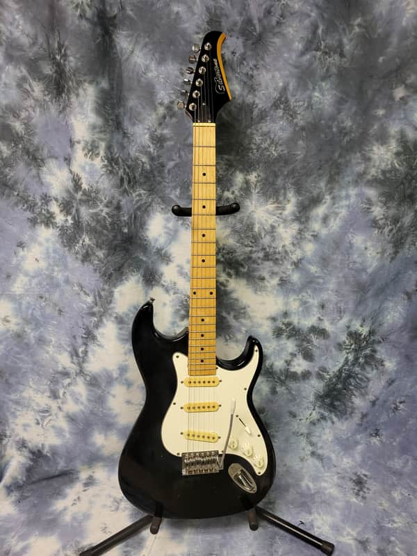 Vintage 1998 Silvertone Revolver Model SS-10BK Strat Style Electric Guitar New Strings Pro Setup Gigbag image 1