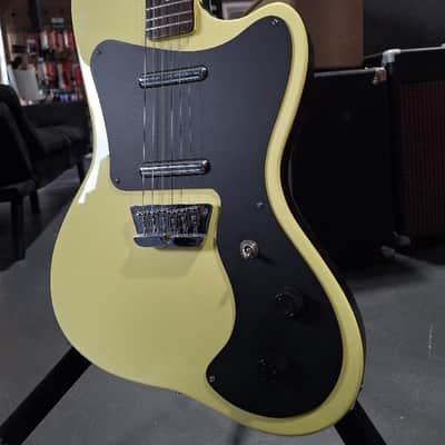 Danelectro DANO 67 Early 2020s - Yellow Gloss - Twin Lipstick Pickups - Vintage-Inspired Offset - Alder body and Maple Neck - Professional Set Up image 3