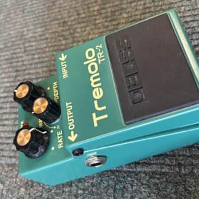 Boss TR-2 Tremolo (Silver Label) 1997 - Present - Green image 2