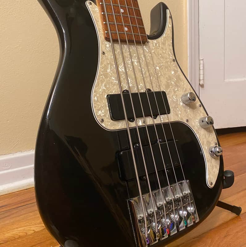 1995 Peavey Axcelerator 6-String Bass image 1