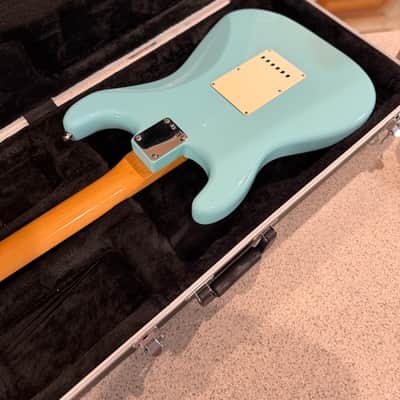 Fender FSR Classic Series '60s Stratocaster 2010s Cerulean Blue image 4