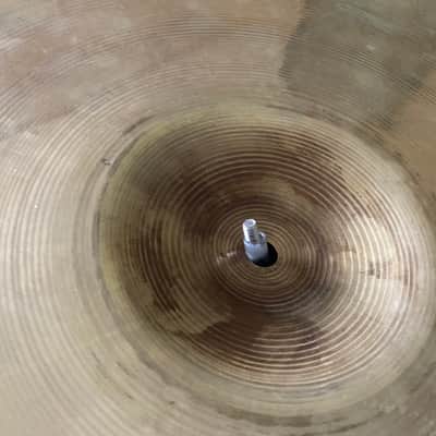 Unstamped Vintage 20" Zildjian ride (Assumed to be vintage Avedis) image 2