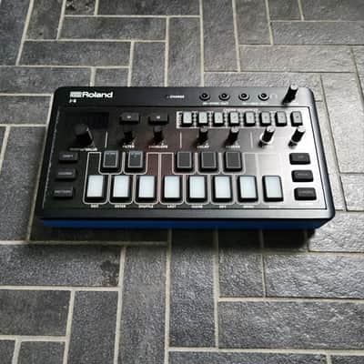 Roland J-6 AIRA Compact Chord Synthesizer 2022 - Present - Black image 2