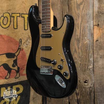 Fender American Deluxe Stratocaster with Rosewood Fretboard 2003 - Montego Black image 2