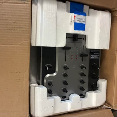 Stanton M.212 2 channel mixer - Grey image 3
