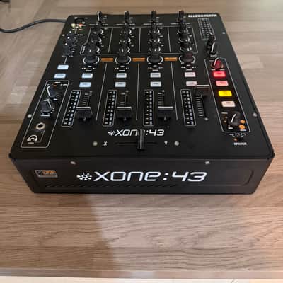 Allen & Heath Xone 43 - DJ Mixer (Hardly Used) image 2