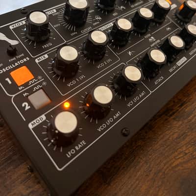 Moog Minitaur Analogue Bass Synthesizer – Excellent Condition (Like New & Boxed)