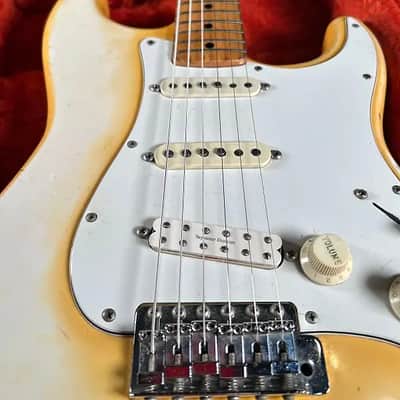 Fender Stratocaster with 3-Bolt Neck, Maple Fretboard 1971 - 1977 - Olympic White image 1