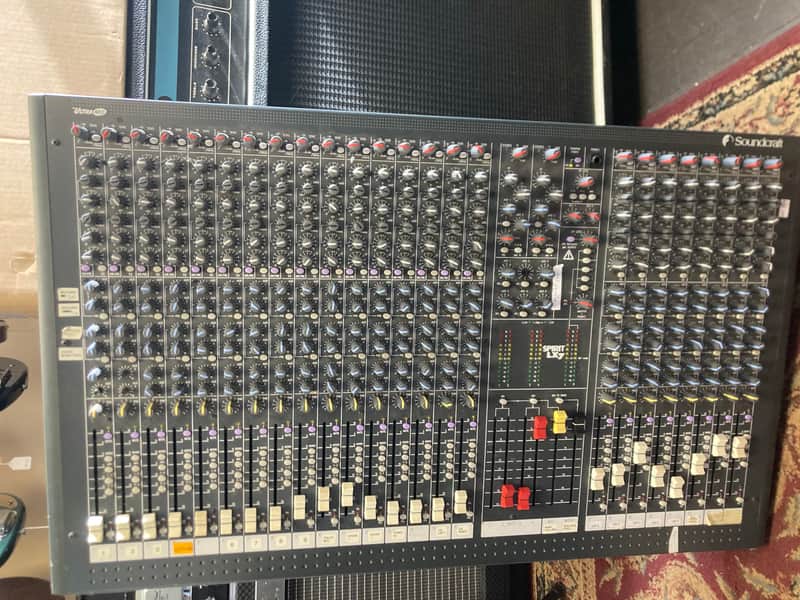Soundcraft LX7ii 24-Channel Mixer | Reverb