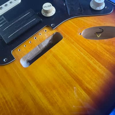 Stratocaster Body Vintage Sunburst + Loaded Pickguard image 2