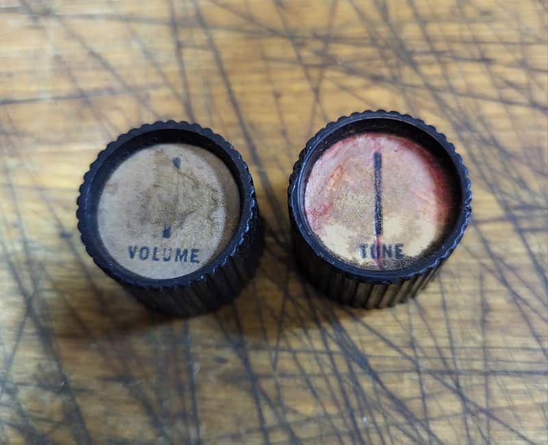 Silvertone Vintage RARE 1962 Silvertone 1448 Amp in Case Guitar Matched Set of Volume Tone Knobs Danelectro Luthier Parts image 1