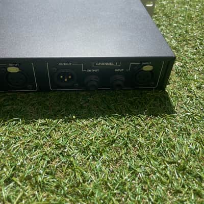 dbx 215s Dual Channel 15-Band EQ image 8