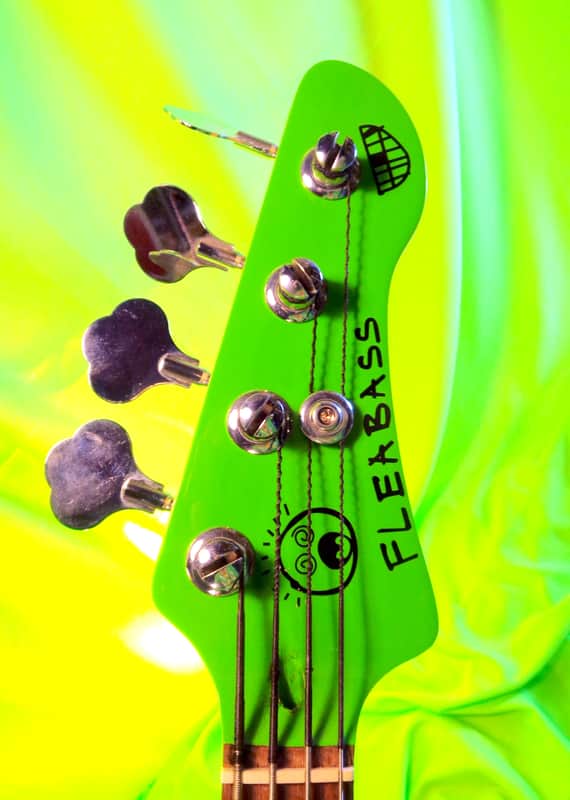 Flea Bass / Model 32 Flea Bass / Model 32 Punk Green with Original