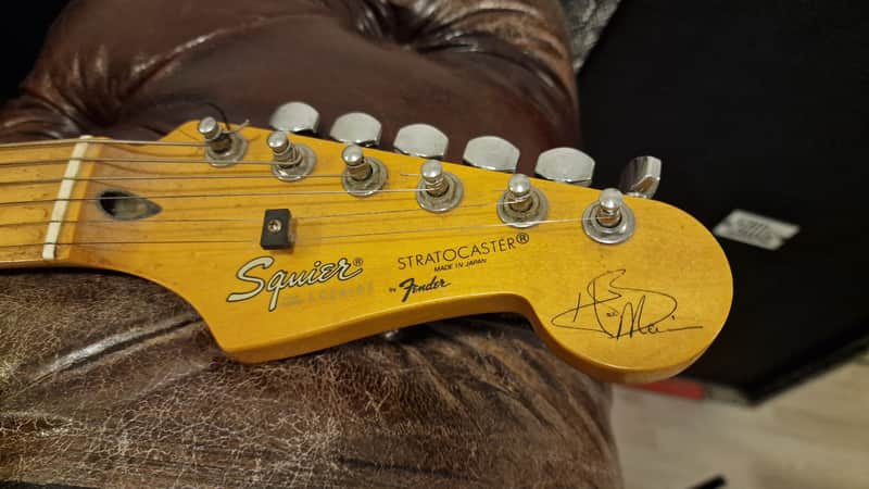 Fender Squier Hank Marvin Signature Stratocaster MIJ Japan 1991-1992 Fiesta Red Journeyman Relic