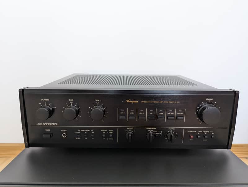 Accuphase E-205 1986 - Black