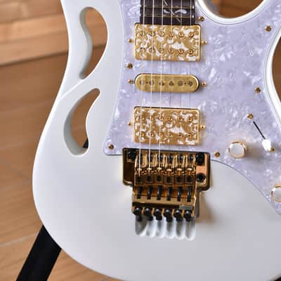 Ibanez PIA PIA3761SLW Steve Vai Signature Stallion White image 10