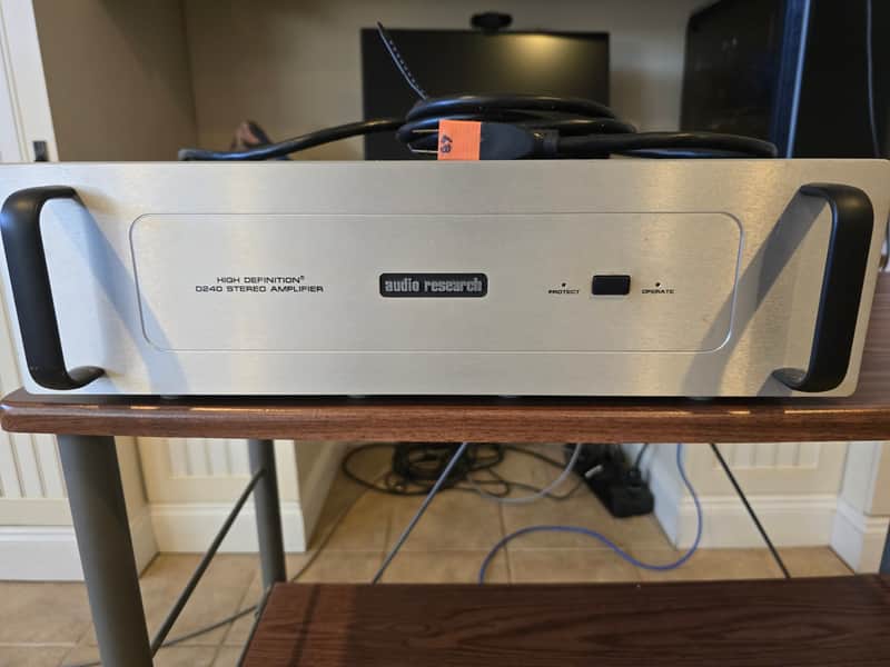 Audio Research D240MKII Stereo Amplifier