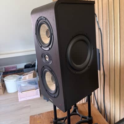 Focal Shape Twin 2.5-Way Active Studio Monitor (PAIR) Dec 2020 - wood image 2
