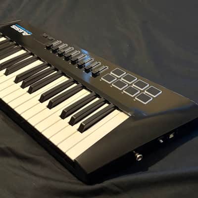 Alesis Vortex 2 Wireless Keytar USB/MIDI Controller 2010s - Black image 2