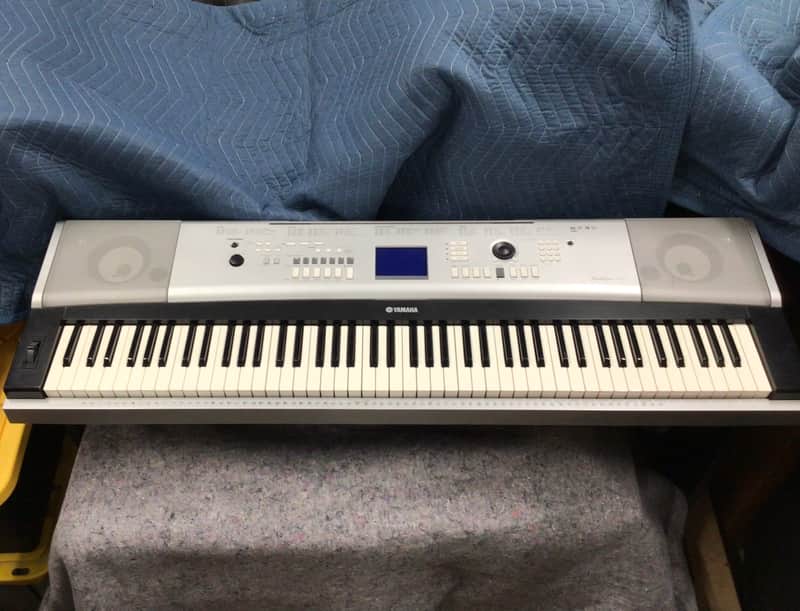 Yamaha DGX-520 image 1