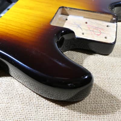 G&L Fullerton L-2000 Bass Body Swamp Ash Old School Tobacco Sunburst image 7