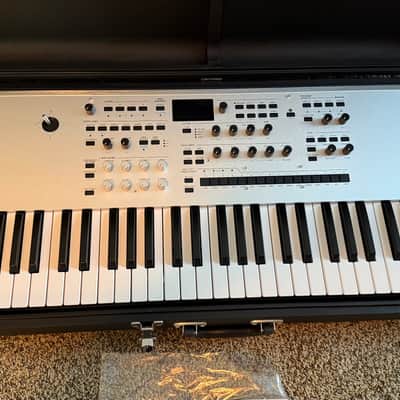 Korg Wavestate SE Platinum 2025 - Silver