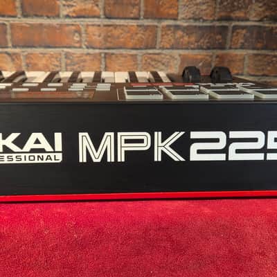 Akai MPK225 MIDI Keyboard Controller w/ USB Cable image 11